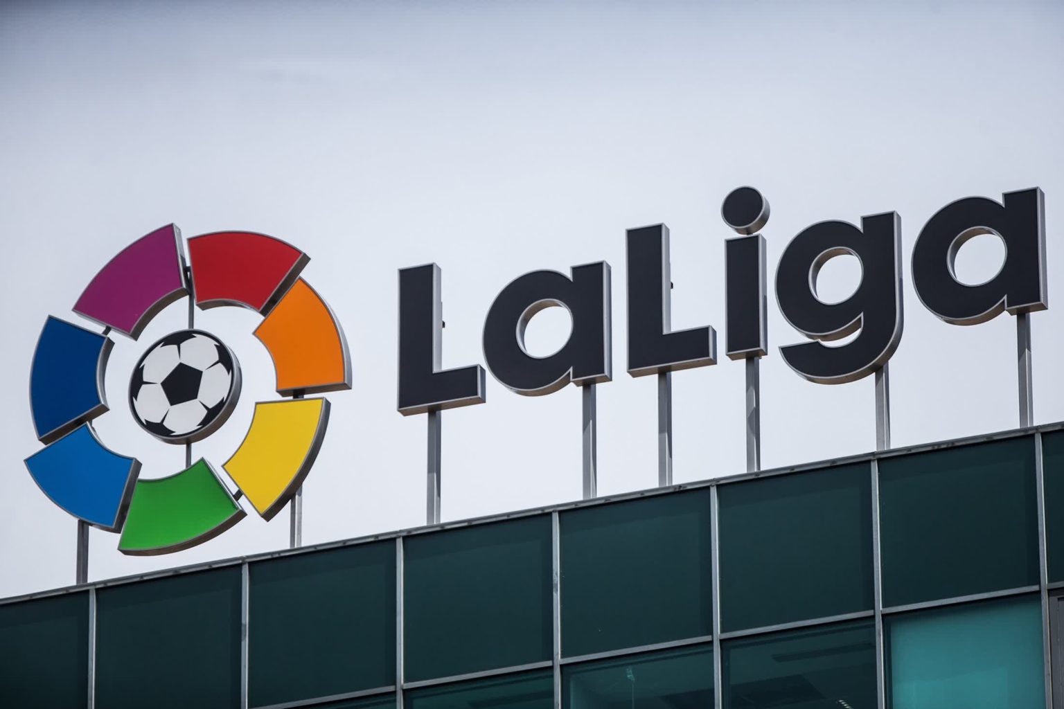 Spanish soccer league wants Google to remove IPTV pirate apps from users