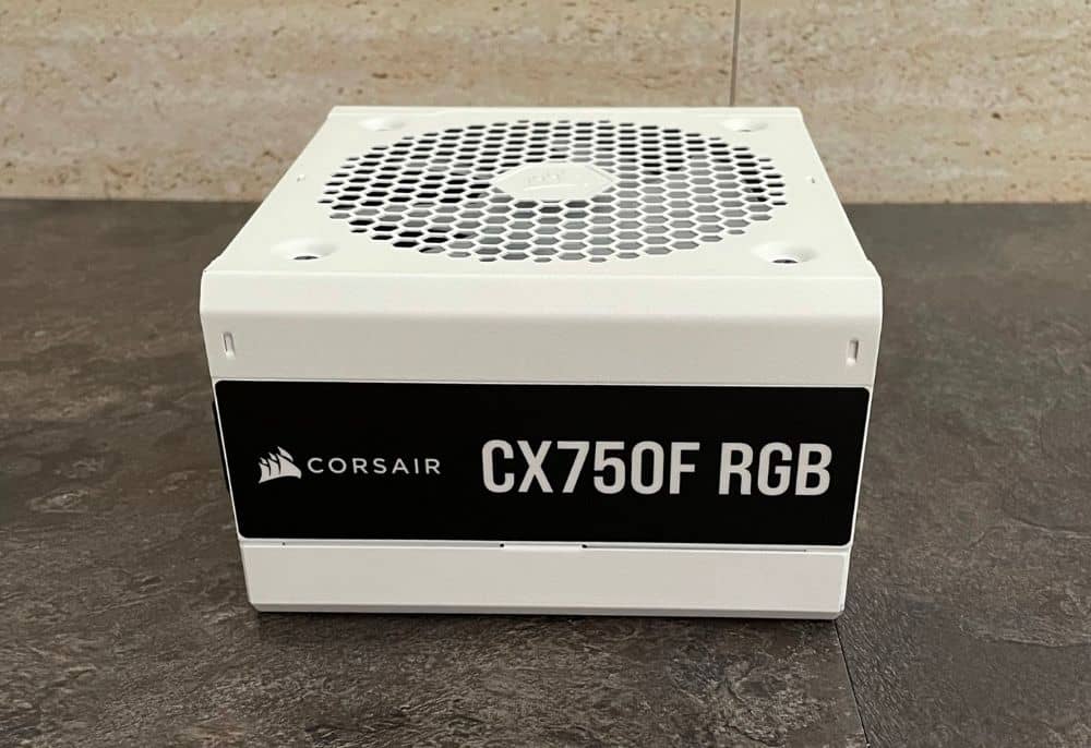 Photos d'examen du bloc d'alimentation Corsair CX750F 4