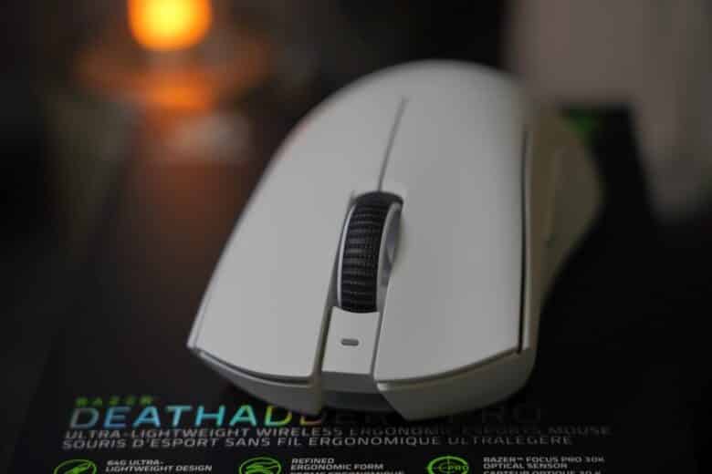 Test DeathAdder V3 Pro : la souris ultralégère la plus ergonomique de Razer  - Les Numériques