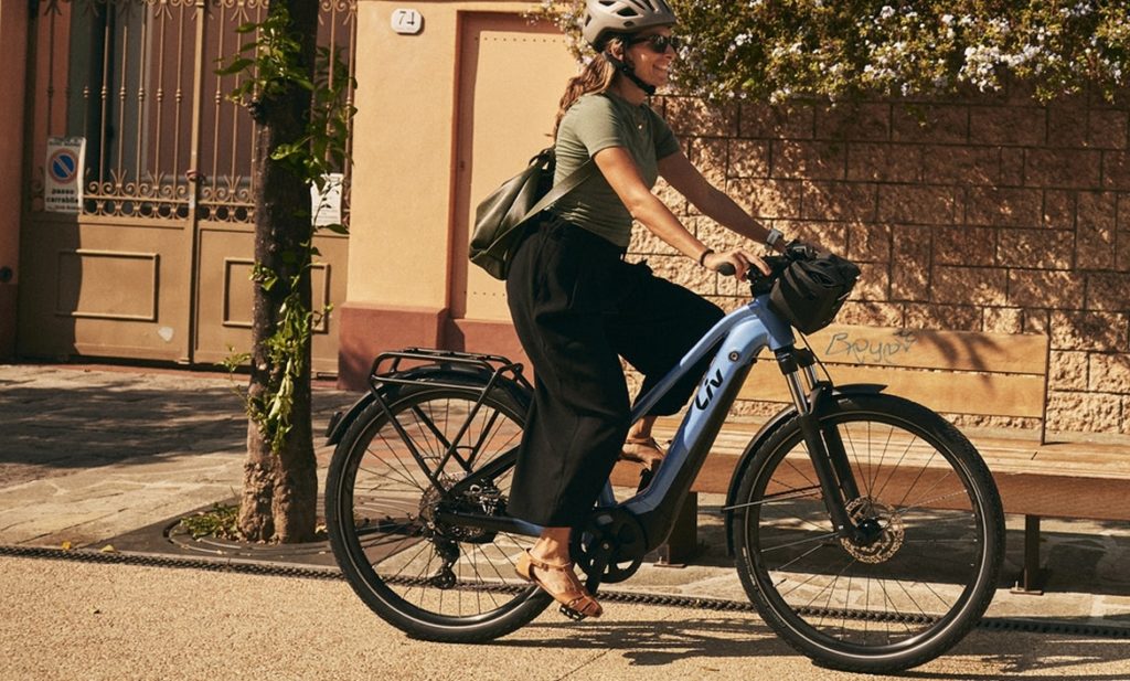 Liv Amiti E+ 1 et E+ 2 : nouveaux vélos électriques de trekking pour femmes avec un équipement solide