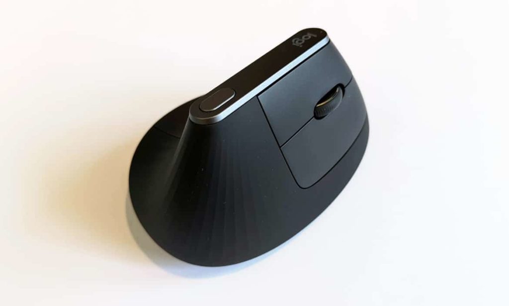 Logitech Lift : enfin une souris ergonomique qui existe aussi en