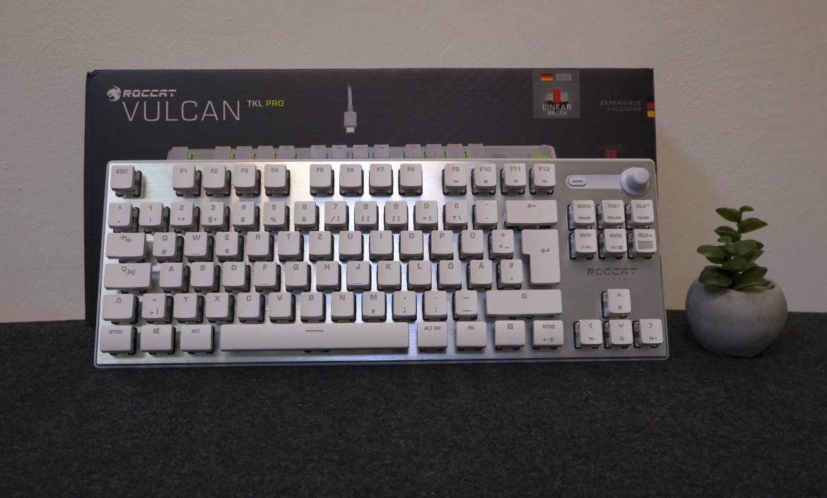 Clavier de jeu mécanique RGB compact Vulcan TKL, par ROCCAT®