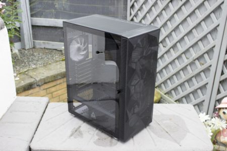 Test du Montech X3 Mesh – un boîtier avec six ventilateurs RGB pour seulement 70 euros ?