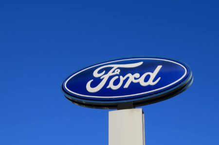 Ford dépose un brevet pour la reprise automatique des voitures