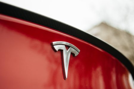 Les employés de Tesla ont partagé des images de caméras de voiture