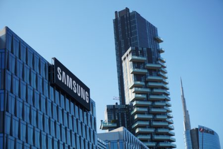 Samsung faces steep 80% profit decline amidst chip inventory surplus