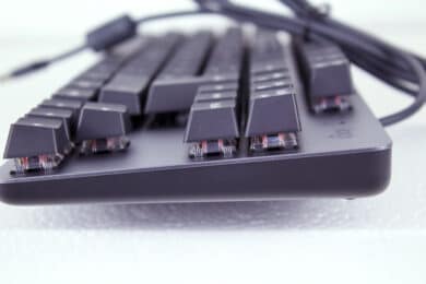 Test Logitech K835 TKL : l'originalité d'un clavier compact mécanique pour  de la bureautique - Les Numériques