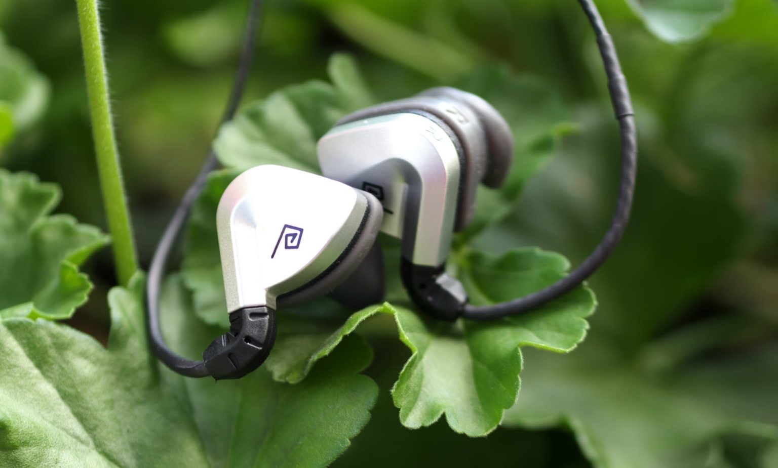 Écouteurs tactiles Drown – Quelle est la qualité du financement participatif dans les oreilles ?