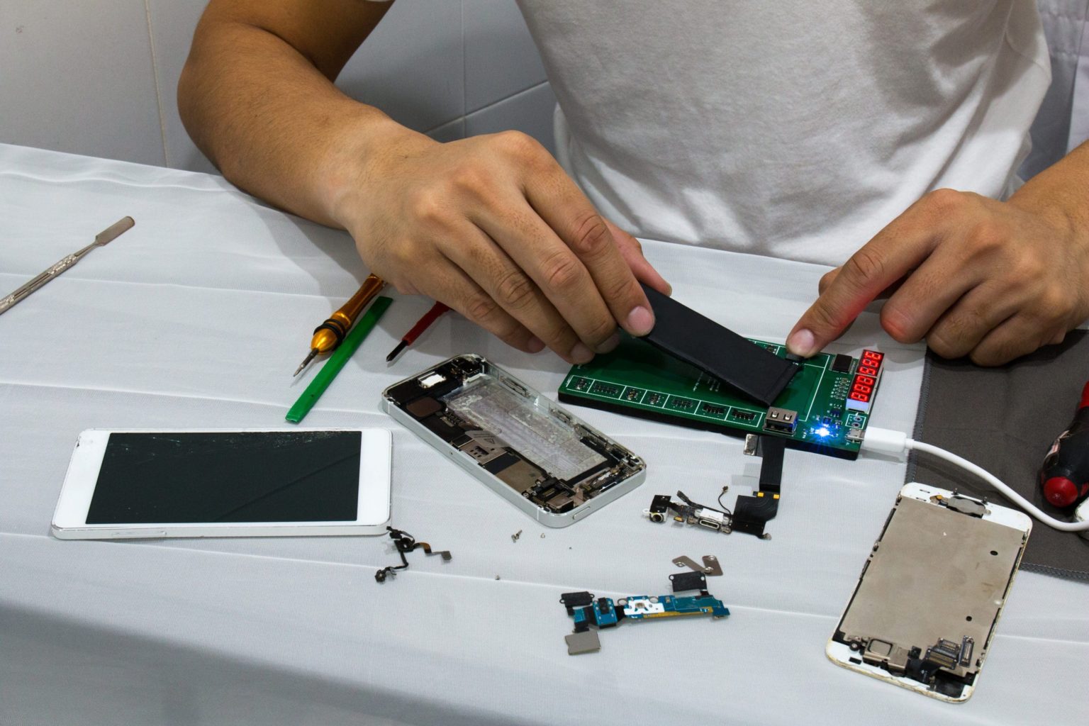 La nouvelle étiquette énergétique de l’UE montre la réparabilité des smartphones et des tablettes La nouvelle étiquette énergétique de l’UE montre la réparabilité des smartphones et des tablettes