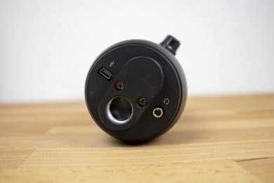 Fond fileté du microphone