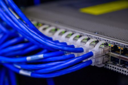 Une nouvelle norme Internet appelée L4S vise à réduire la latence et à apporter plus de vitesse au Web A new internet standard called L4S aims to lower latency, bring more speed to the web