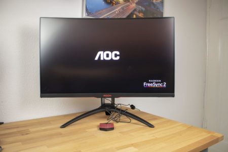 Moniteur de jeu AOC AG322QC4 avec 31,5 pouces et 144 Hz en cours de révision