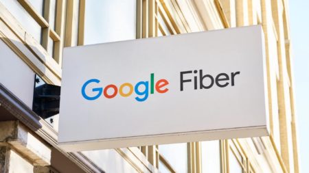 Google Fiber lance un service Internet ultra-rapide de 20 Gbit/s pour 250 $ par mois Google Fiber launches super-fast 20Gbps internet service for $250 per month