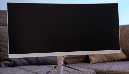 Test du moniteur incurvé Philips 349X7FJEW : design attrayant, performances élevées