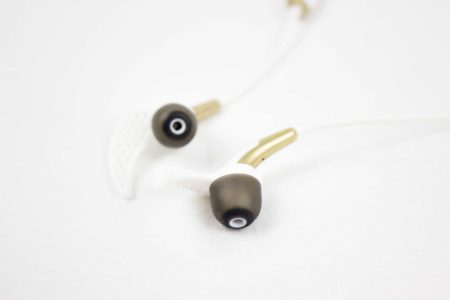 Examen des écouteurs intra-auriculaires Jaybird Freedom