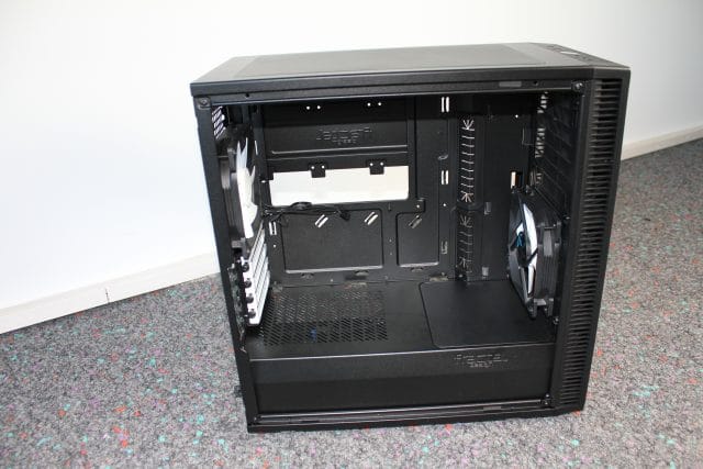 Structure interne du Fractal Design Define Mini C