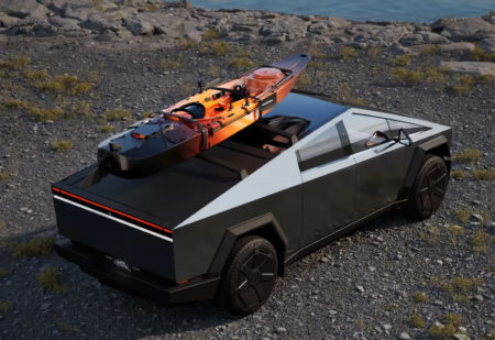 Elon Musk dit que le package de modules Tesla permettra au Cybertruck de voyager sur l’eau Elon Musk says Tesla mod package will allow the Cybertruck to travel on water