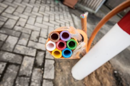 Une attaque contre un câble à fibre optique en France ralentit le trafic de données