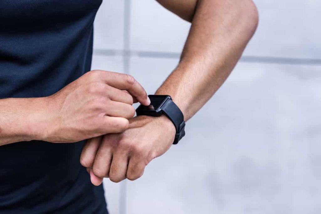 Doro Watch : une montre connectée bon marché devrait également convenir aux seniors