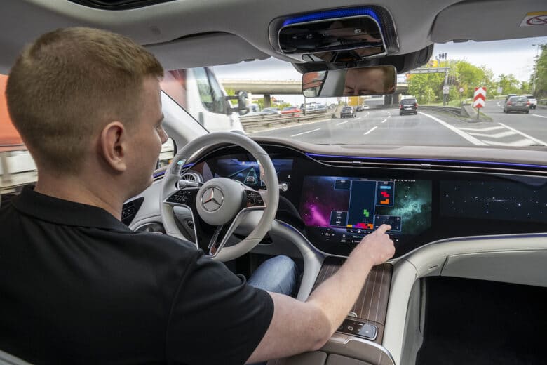 PILOTE DE CONDUITE Mercedes-Benz