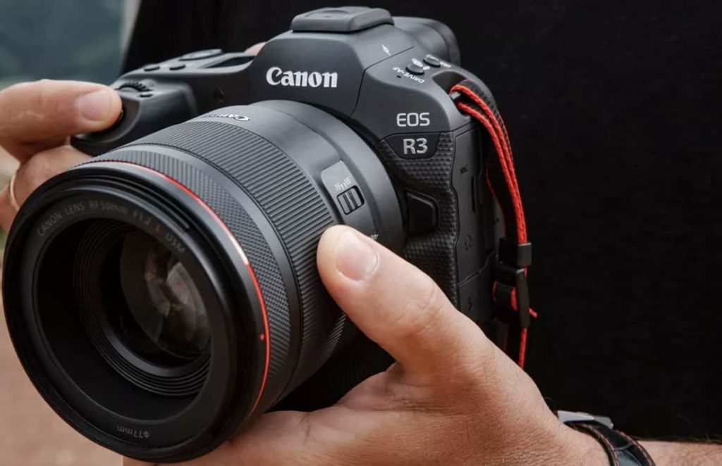 La mise à jour du micrologiciel du Canon EOS R apporte plus de vitesse et d'efficacité