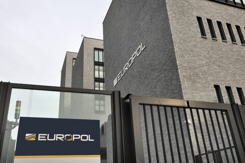 Europol : les pouvoirs de surveillance considérablement élargis