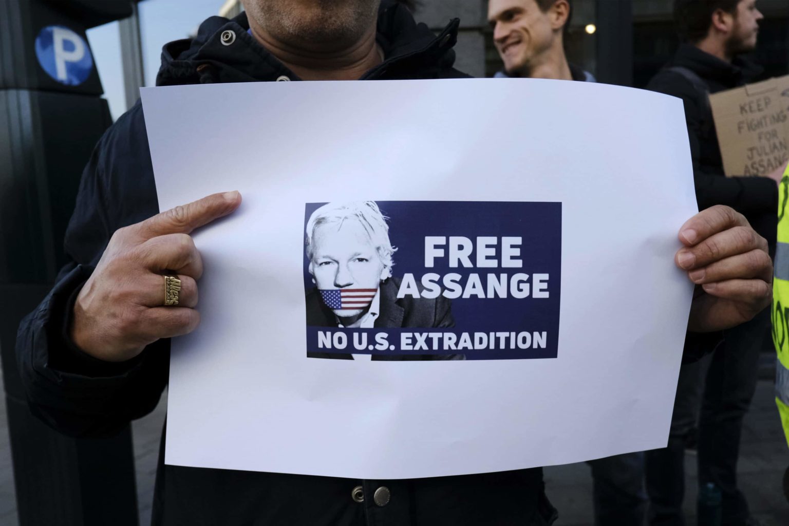 Julian déclare être extradé vers les États-Unis