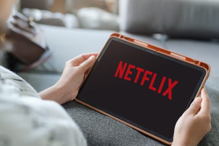 Netflix perd environ 1 million d'abonnés, annonce un abonnement à partir de 2023
