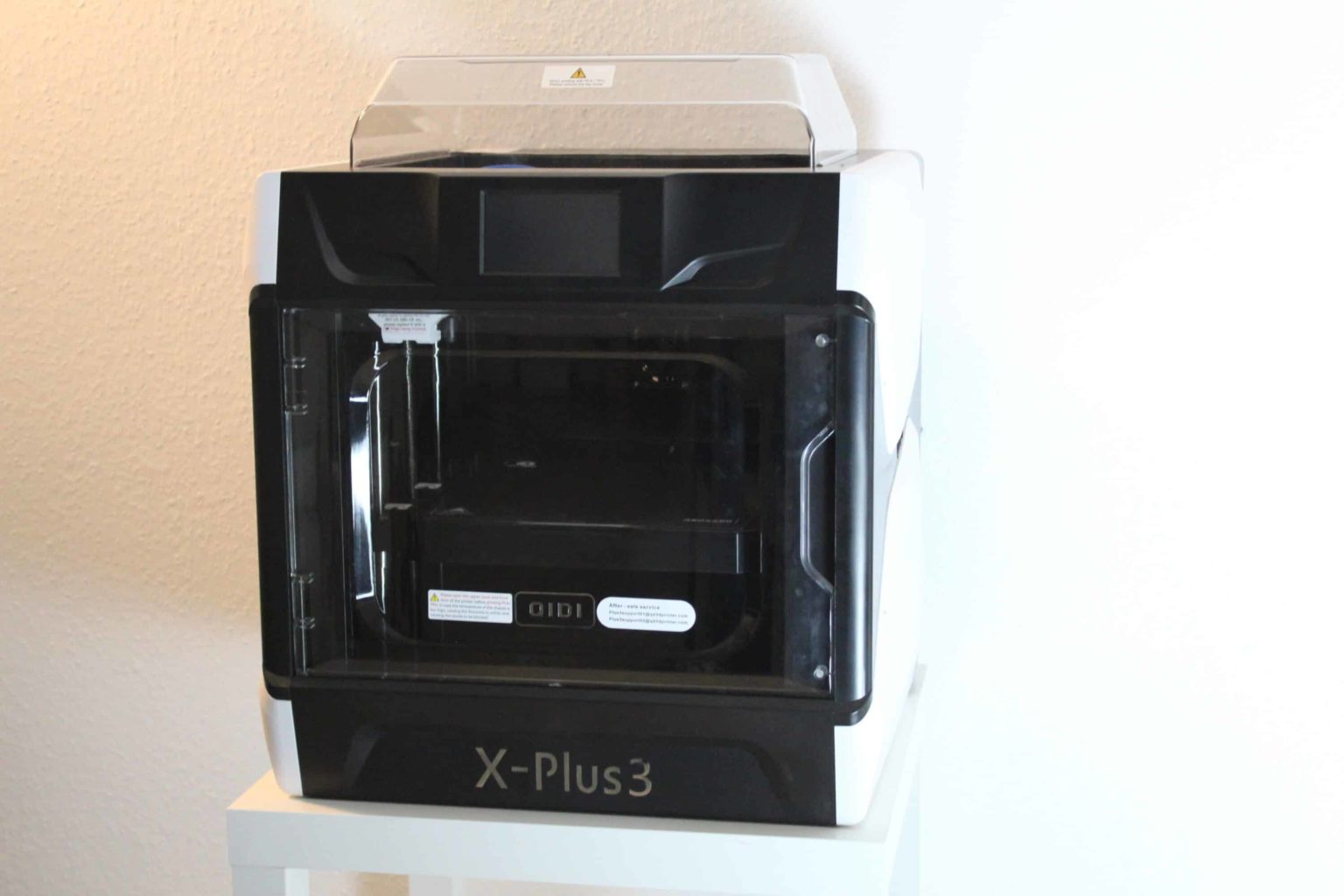 QIDI TECH X-Plus 3 – Imprimante 3D fermée en test
