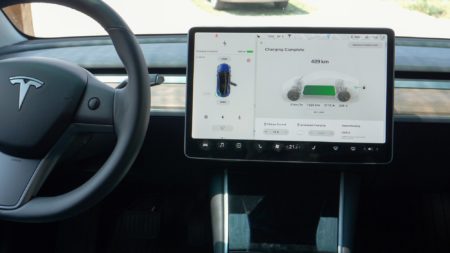 Tesla : rappel pour défaut d'affichage