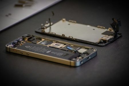 Apple will soon allow iPhone repairs with used parts