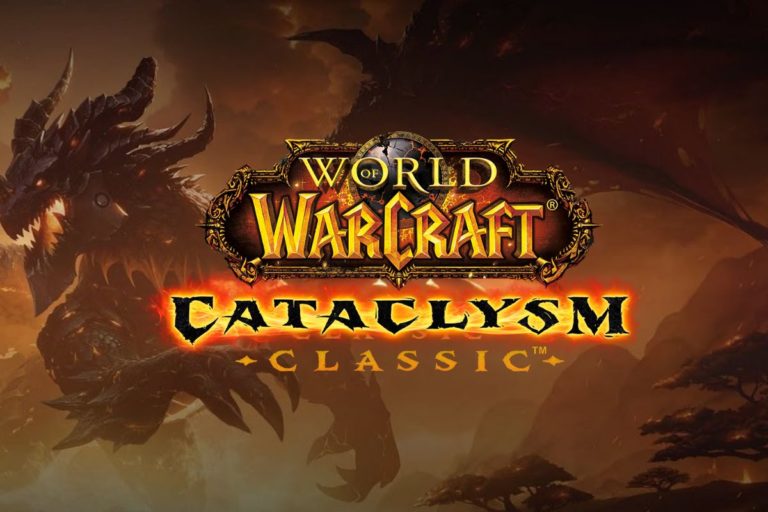Un dragon féroce se détache sur un fond de flammes avec le logo de World of Warcraft Cataclysm Classic.