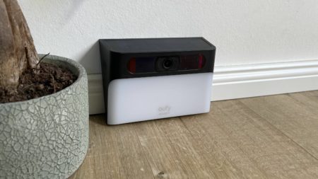 Test de l'applique murale solaire Eufy Cam S120 : la lampe rencontre la caméra