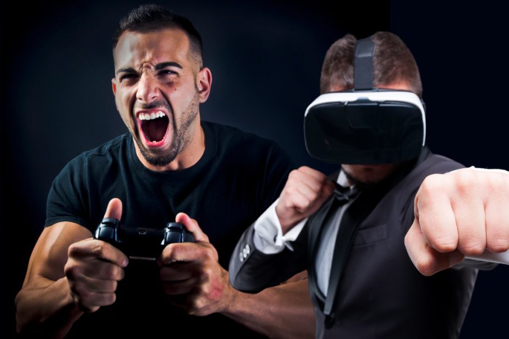 Un homme joue aux jeux vidéo et un autre porte un casque de réalité virtuelle.