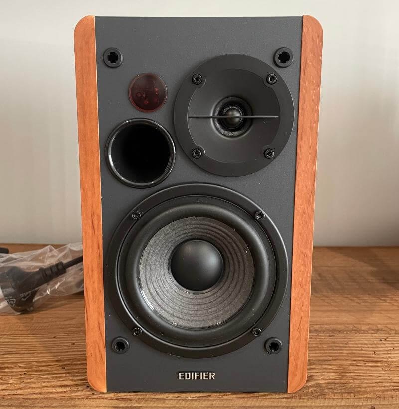 Avis sur les enceintes Edifier5 Edifier R1280DBs Review - Des enceintes de qualité audiophile à petit prix