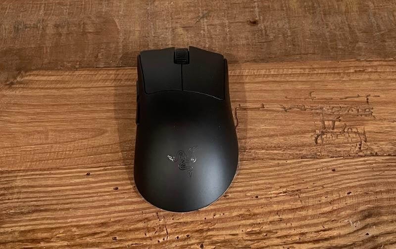 Test du Razer DeathAdder V3 Hyperspeed2 Test du Razer DeathAdder V3 Hyperspeed - Toujours le meilleur