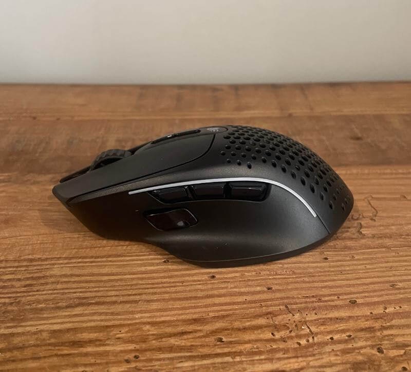 Test de la souris sans fil Glorious Model I 25 - Une souris de jeu sans fil avec une excellente ergonomie