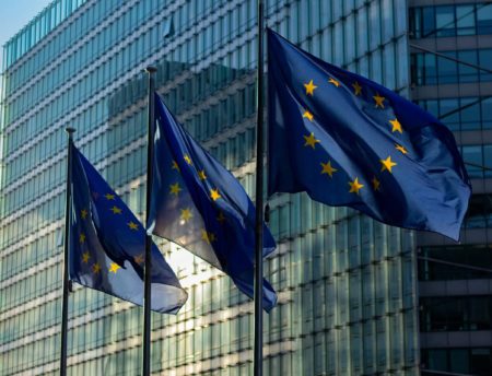 L'UE exige des informations sur les algorithmes de contenu de YouTube, Snapchat et TikTok EU demands information on content algorithms from YouTube, Snapchat, and TikTok