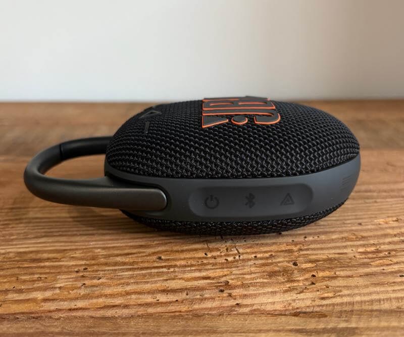 jbl clip 5 review3 JBL Clip 5 Review : l'enceinte portable ultime pour un son en déplacement