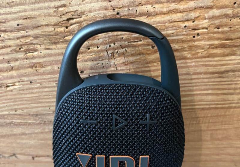 jbl clip 5 review2 JBL Clip 5 Review : l'enceinte portable ultime pour le son en déplacement