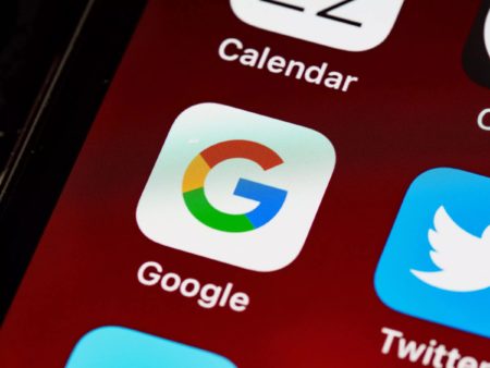 Google mobile app is injecting search links into third-party websites