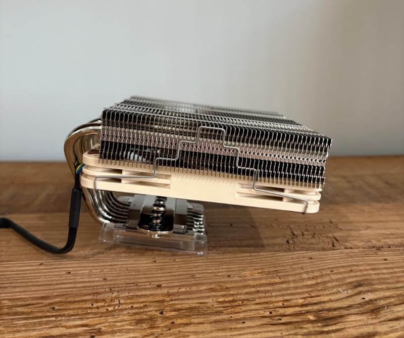 noctua nh l12sx77 review4 1 Noctua NH-L12Sx77 Review : le refroidisseur ultime à profil bas pour les constructions compactes