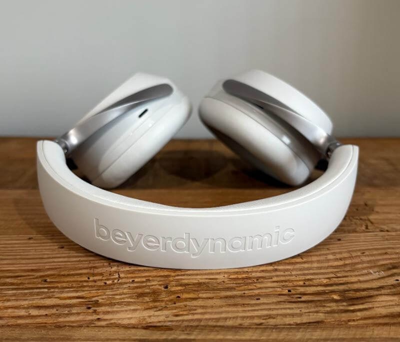 Beyer Dynamic AVENTHO 300 Review9 Beyerdynamic AVENTHO 300 Review: Redéfinir l'excellence audio sans fil