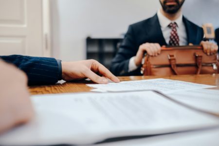 20 % des offres d'emploi en ligne sont trompeuses ou ne débouchent jamais sur un emploi 20% of online job listings are misleading or never result in employment