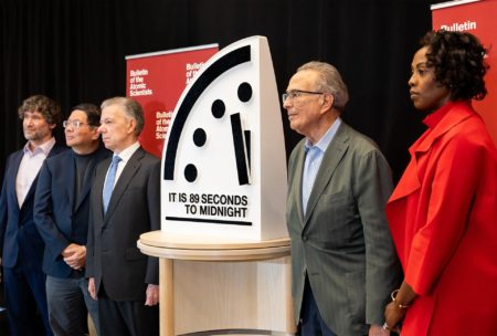 L'horloge Doomsday a été mise à jour à seulement 89 secondes jusqu'à une catastrophe de fin de civilisation The Doomsday Clock has been updated to just 89 seconds until a civilization-ending disaster