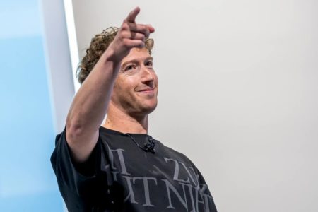 « Tout ce que je dis fuit », se plaint Mark Zuckerberg dans une mémo qui a été divulguée Everything I say leaks, complains Mark Zuckerberg in a memo that was leaked