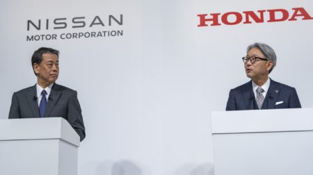 Honda et Nissan appellent les discussions de fusion, mettant fin à des discussions sur les transactions de 60 milliards de dollars Honda and Nissan call off merger talks, ending $60 billion deal discussions